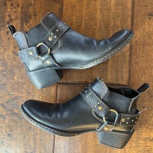 B.O.C. Soul slip on black leather motorcycle ankle boots with studs, US 7